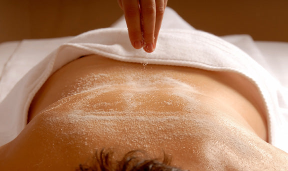 What’s the Best Way to Exfoliate Before Waxing?
